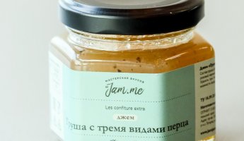 Груша с тремя видами перца