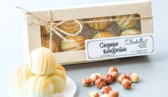 Конфеты сырные с фундуком в белом шоколаде